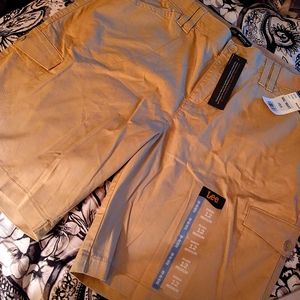 NWT Lee size 12 khaki bermuda short